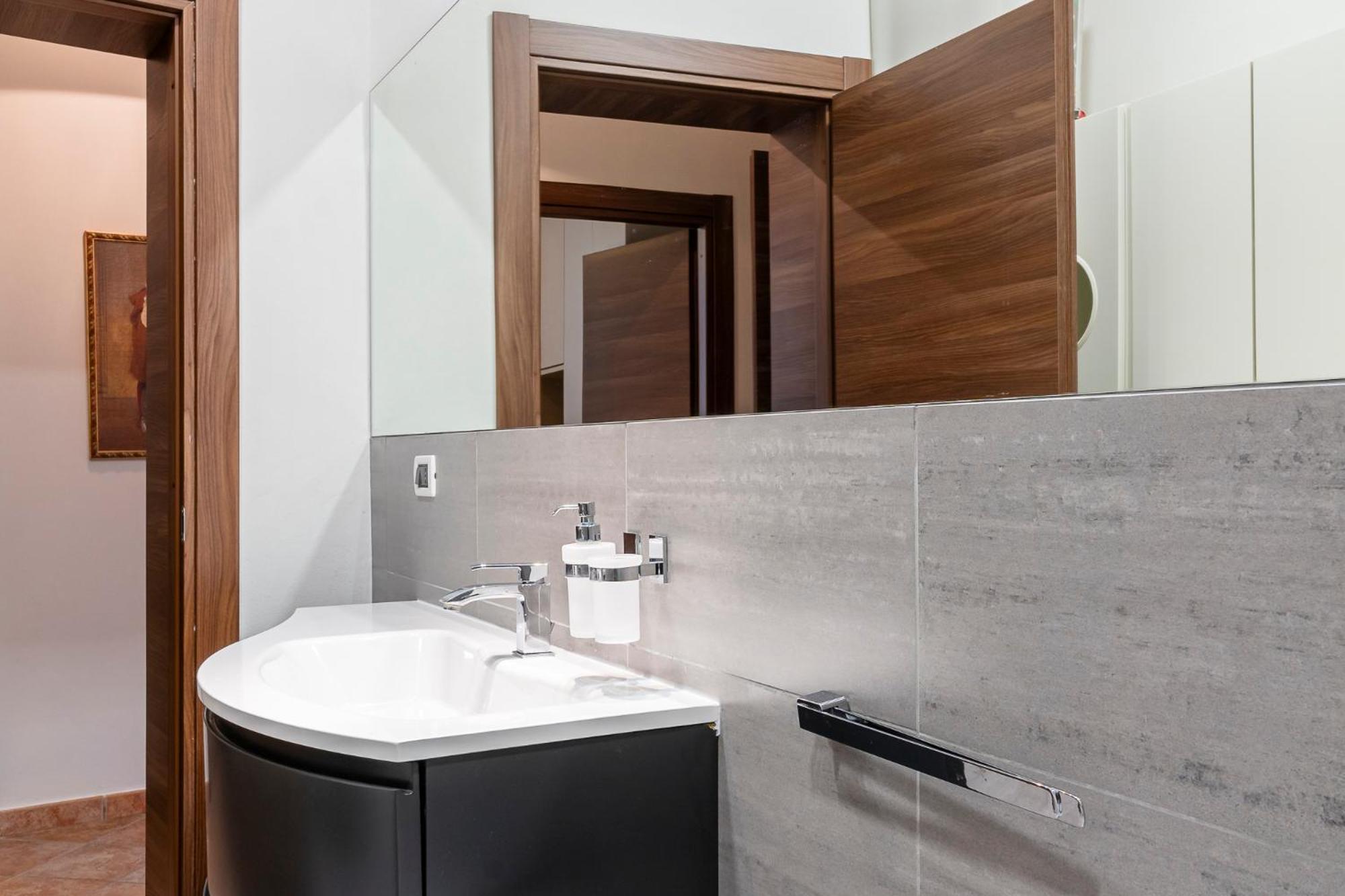 Bagni Pancaldi Sea View Apartment! ลีวอร์โน ภายนอก รูปภาพ